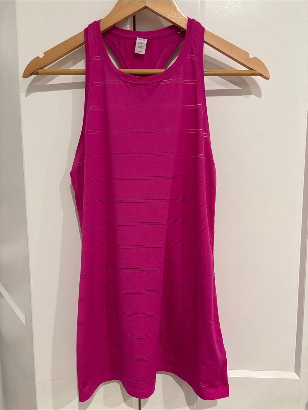 Women’s High Neck Chi Double Striped Racerback Tank Top. Size XS